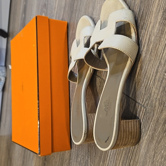 Hermes Shoes with small hill - Picture 7 of 8